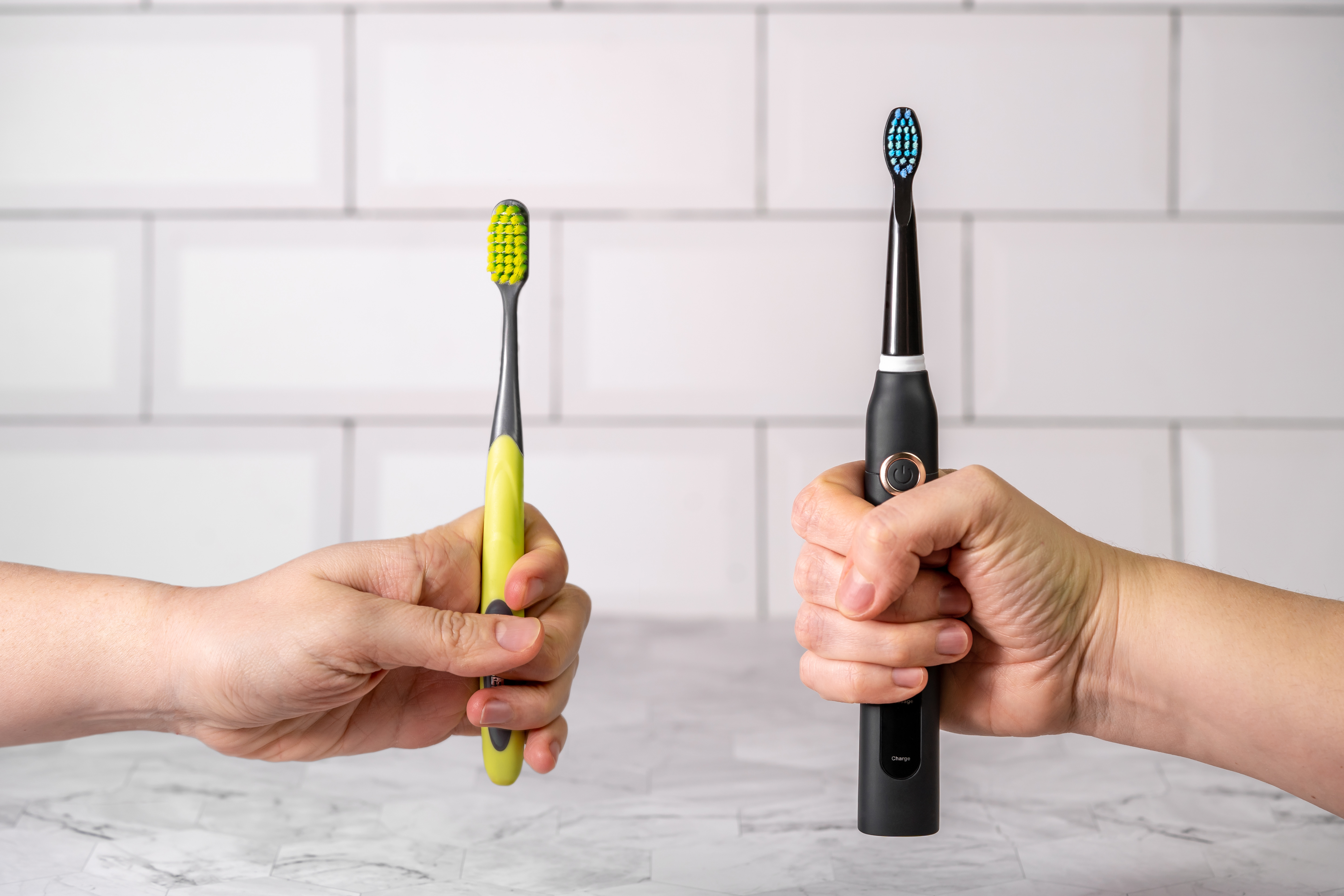 Spazzolino elettrico o manuale: cosa dicono gli studi — trattamenti dentali di igiene orale nello studio dentistico DentalNet Care